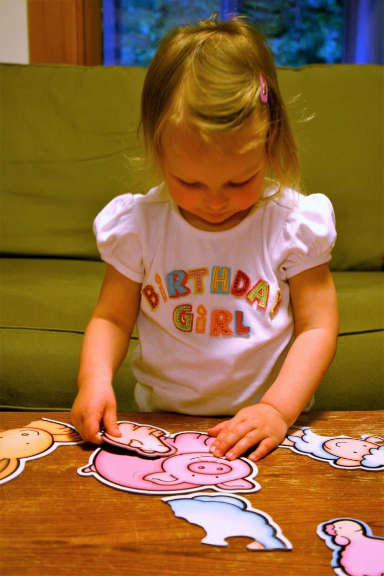 white table and chairs for toddlers